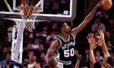 熊猫体育-抢战战绩连败76人豪砍五双没用