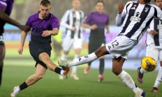 熊猫直播-尤文图斯客场不敌佛罗伦萨，形势堪忧