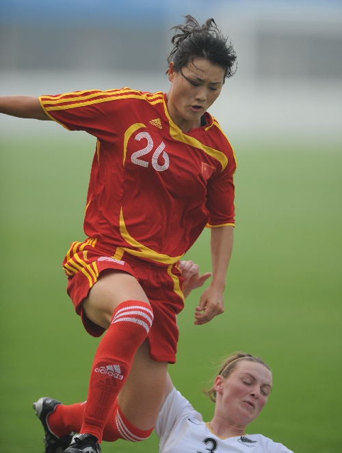 新西兰女足遭遇瑞典强敌，全神贯注