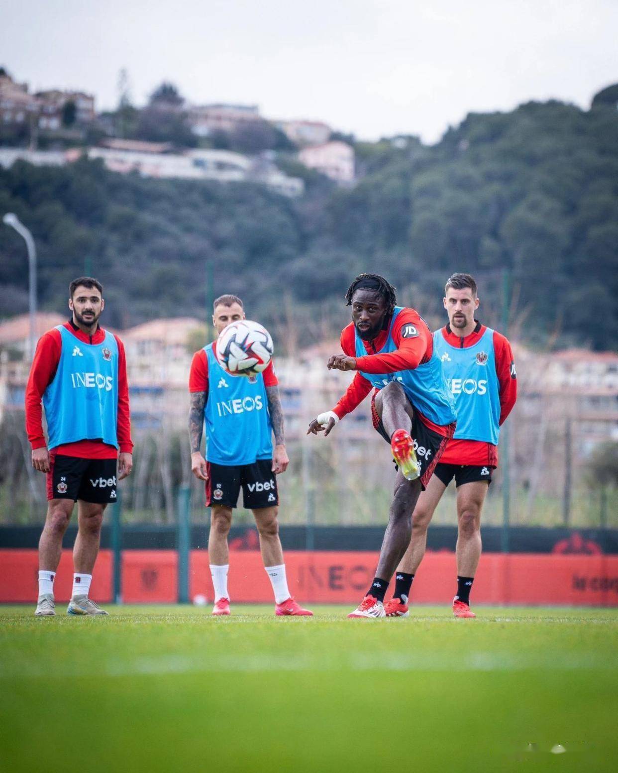 阿贾克斯冷门出线，迅速崭露头角的简单介绍