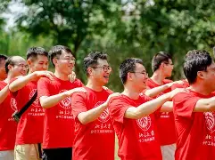 水瓶座队员团结一致，取得不可思议胜利