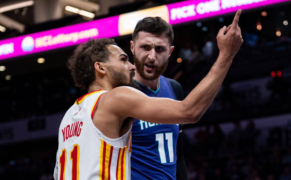 包含独行侠队外籍球员逐渐适应联赛，展现过人实力的词条