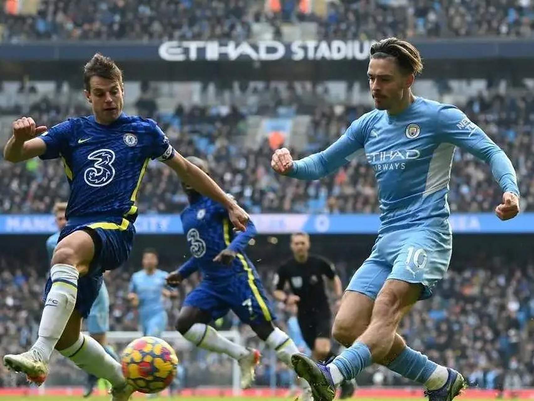 利兹联客场战平布莱顿,保持中游位置 利兹联客场战平布莱顿,保持中游位置