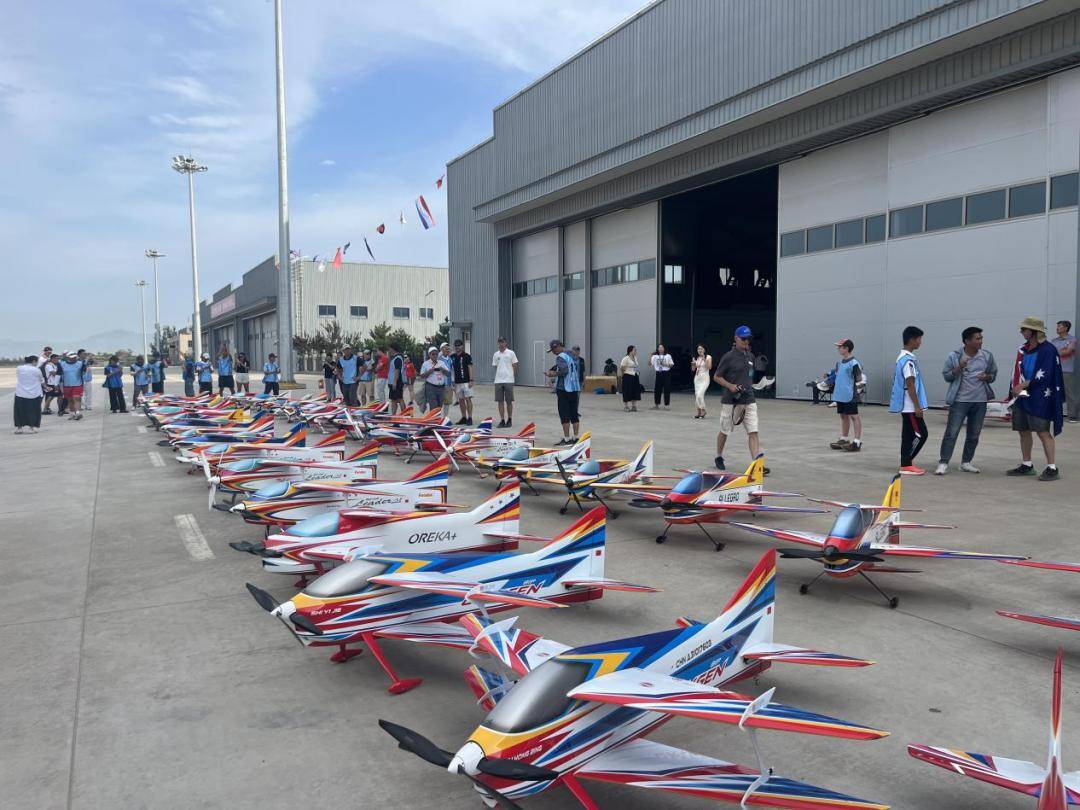 包含感受精彩赛事的魅力,现场氛围激动人心的词条 包含感受精彩赛事的魅力,现场氛围激动人心的词条