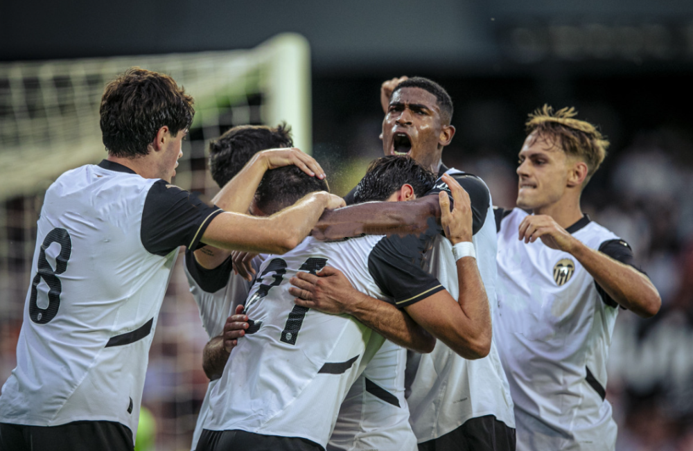 瓦伦西亚主场劫胜巴塞罗那，状态回暖