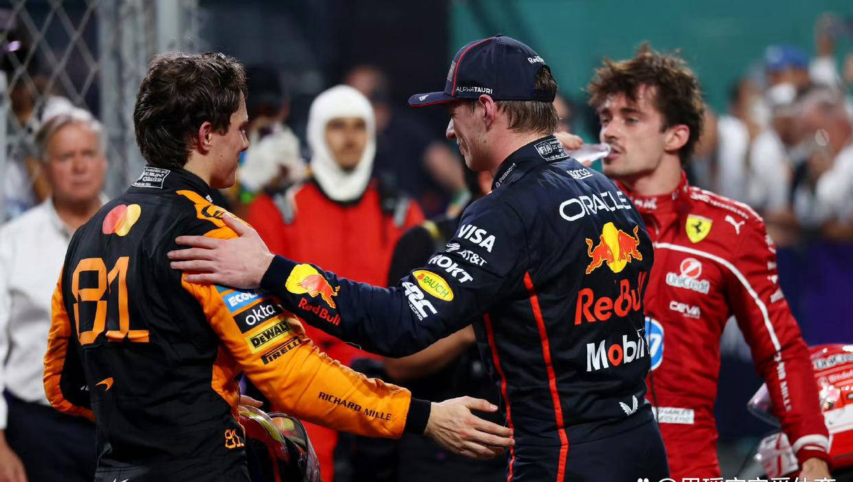 包含破纪录！法国飞人登顶田径比赛领奖台的词条