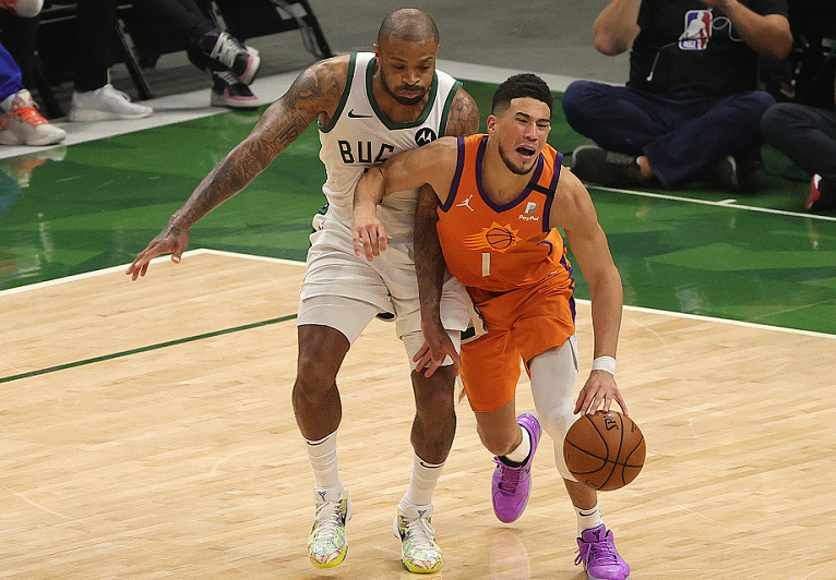 包含雄鹿双核受伤，球队战绩一落千丈的词条