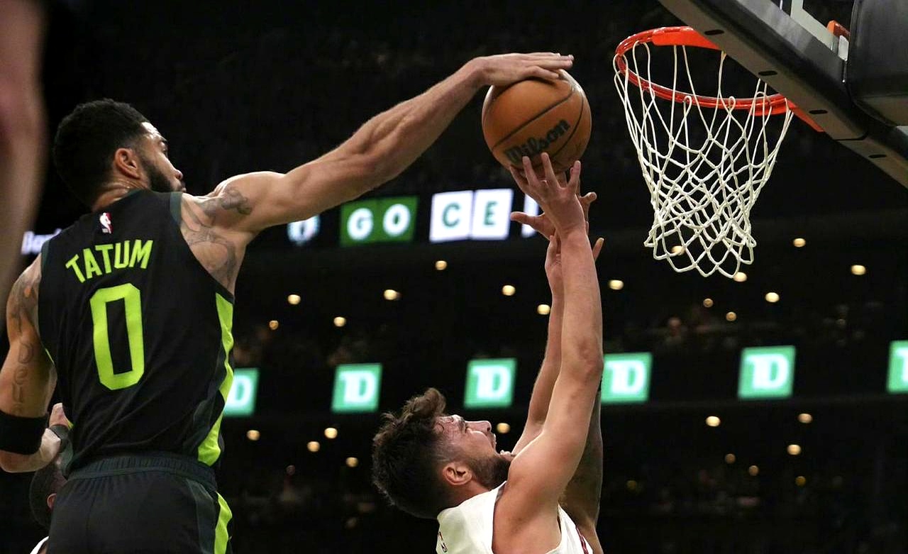 绿军遭骑士逆转何去何从，塔图姆27分无功而返的简单介绍