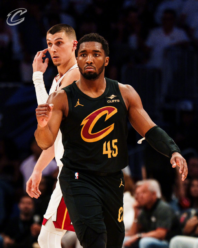 热火大胜步行者升至东部第二