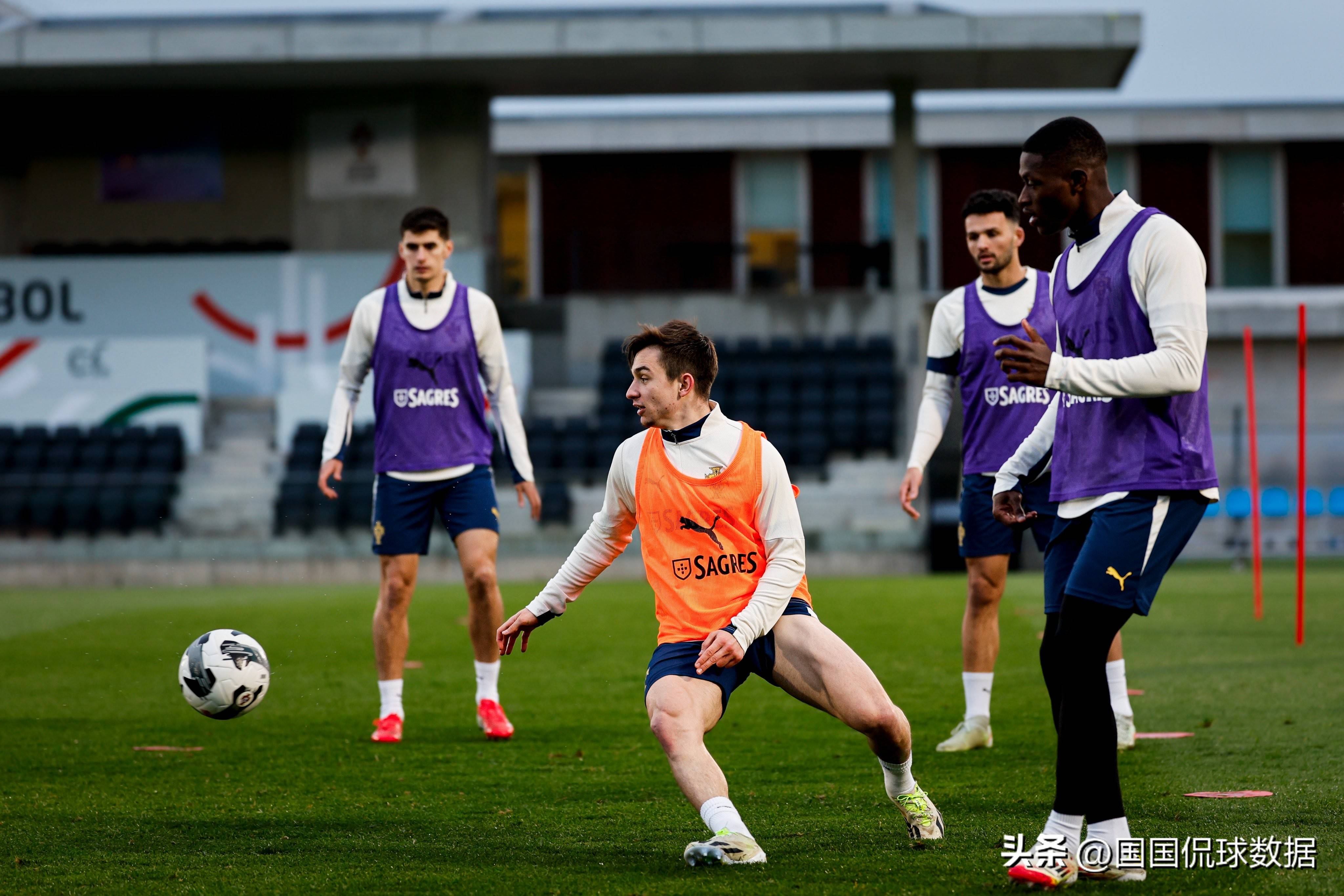 关于丹麦小胜晋级：欧国联再现故事情节的信息