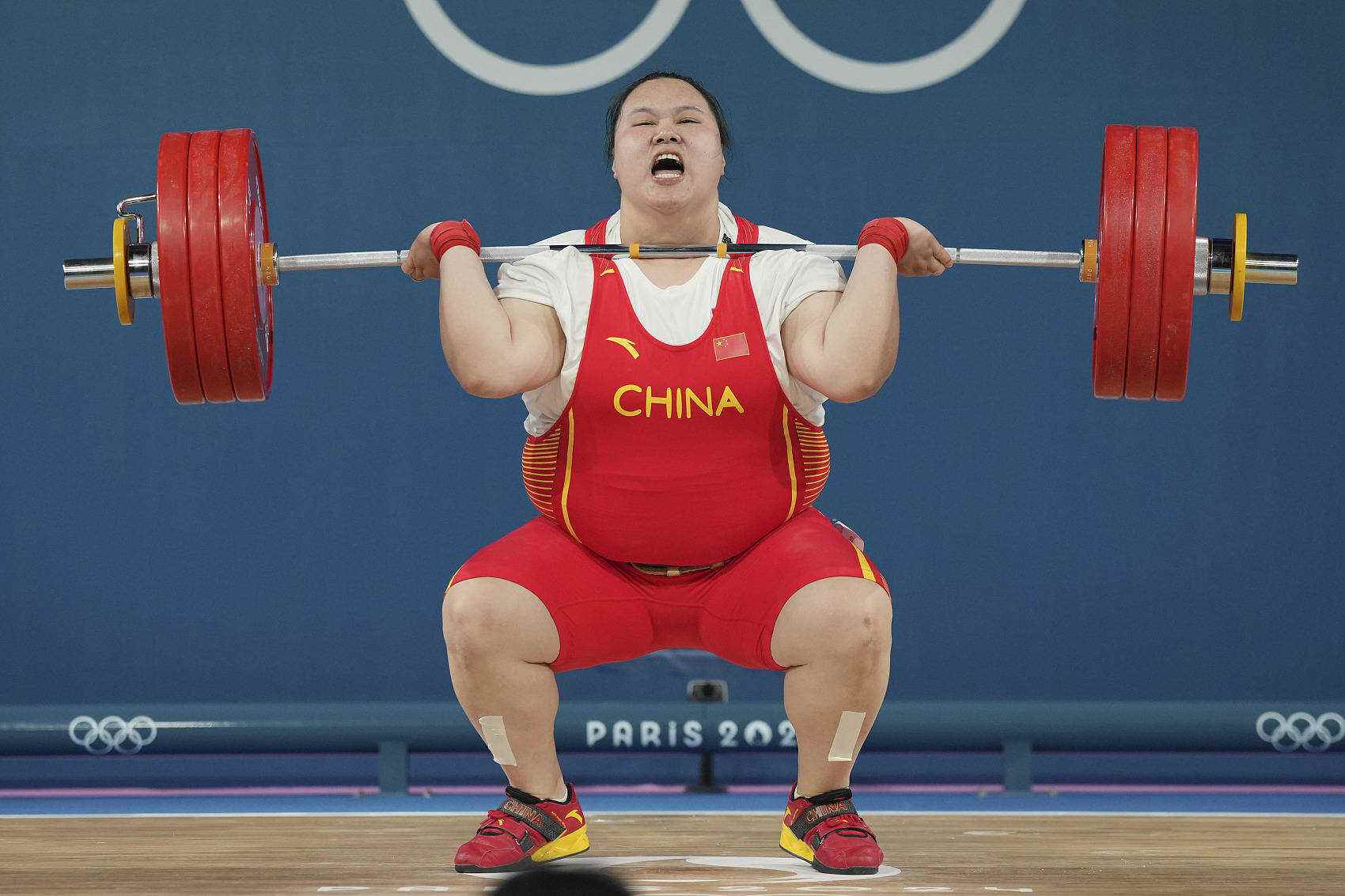 英国举重选手发挥出色，获得铜牌的简单介绍