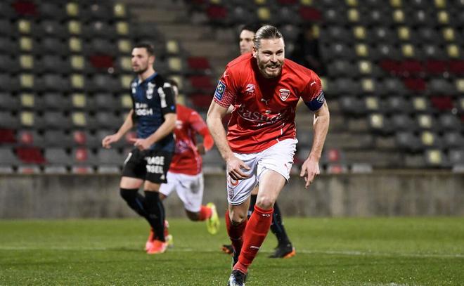 里昂球员伤愈复出,主教练感到放心 里昂球员伤愈复出,主教练感到放心