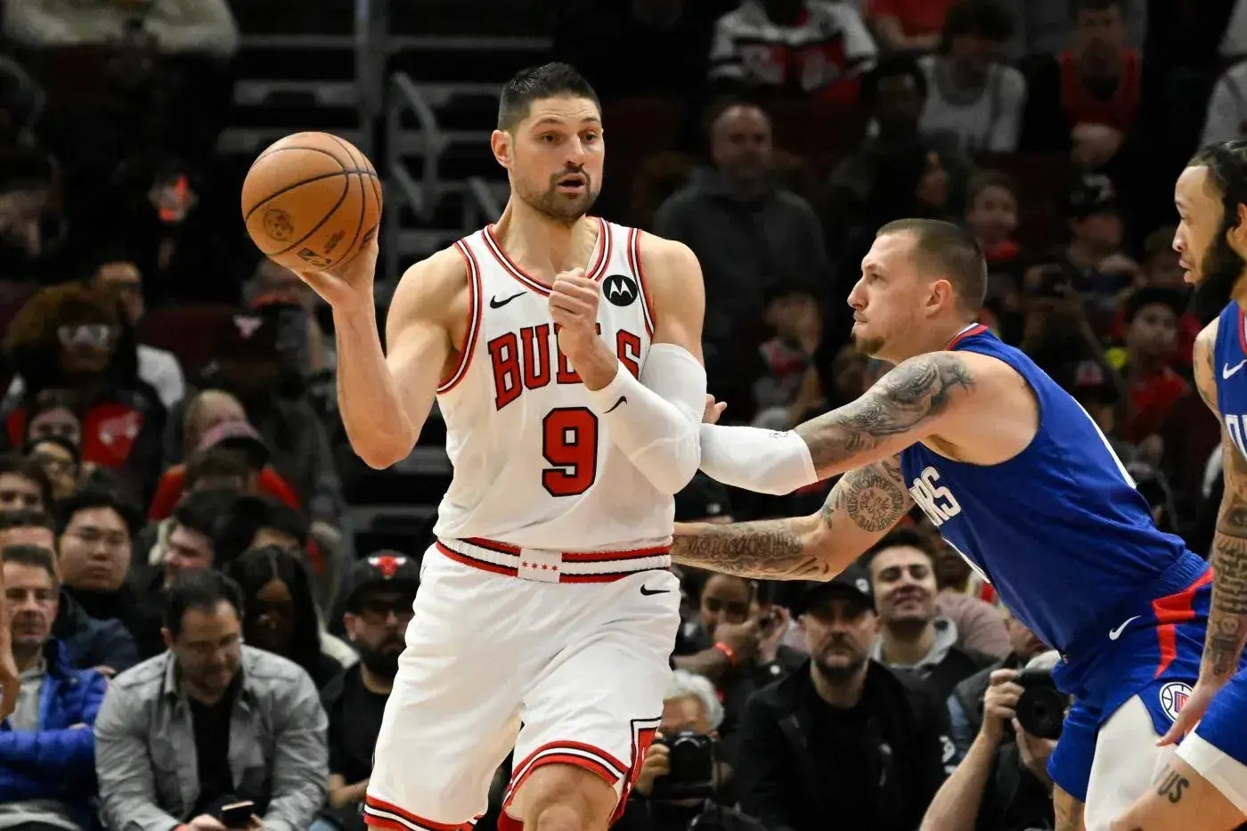 湖人完胜篮网,武切维奇刷新纪录 湖人完胜篮网,武切维奇刷新纪录