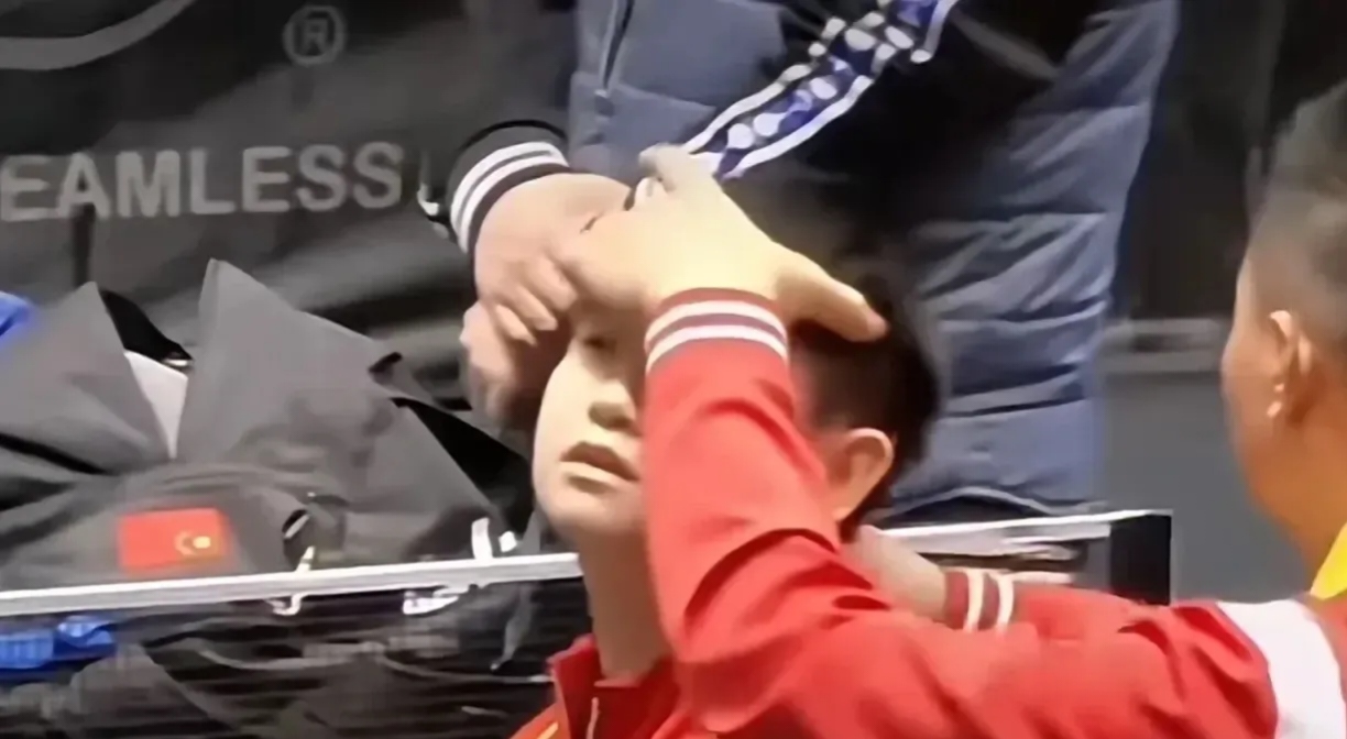 泰国队鏖战马来西亚队,马琳点燃赛场 泰国队鏖战马来西亚队,马琳点燃赛场