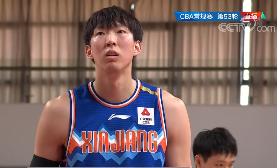 青岛队完胜新疆队，利拉德关键制胜的简单介绍