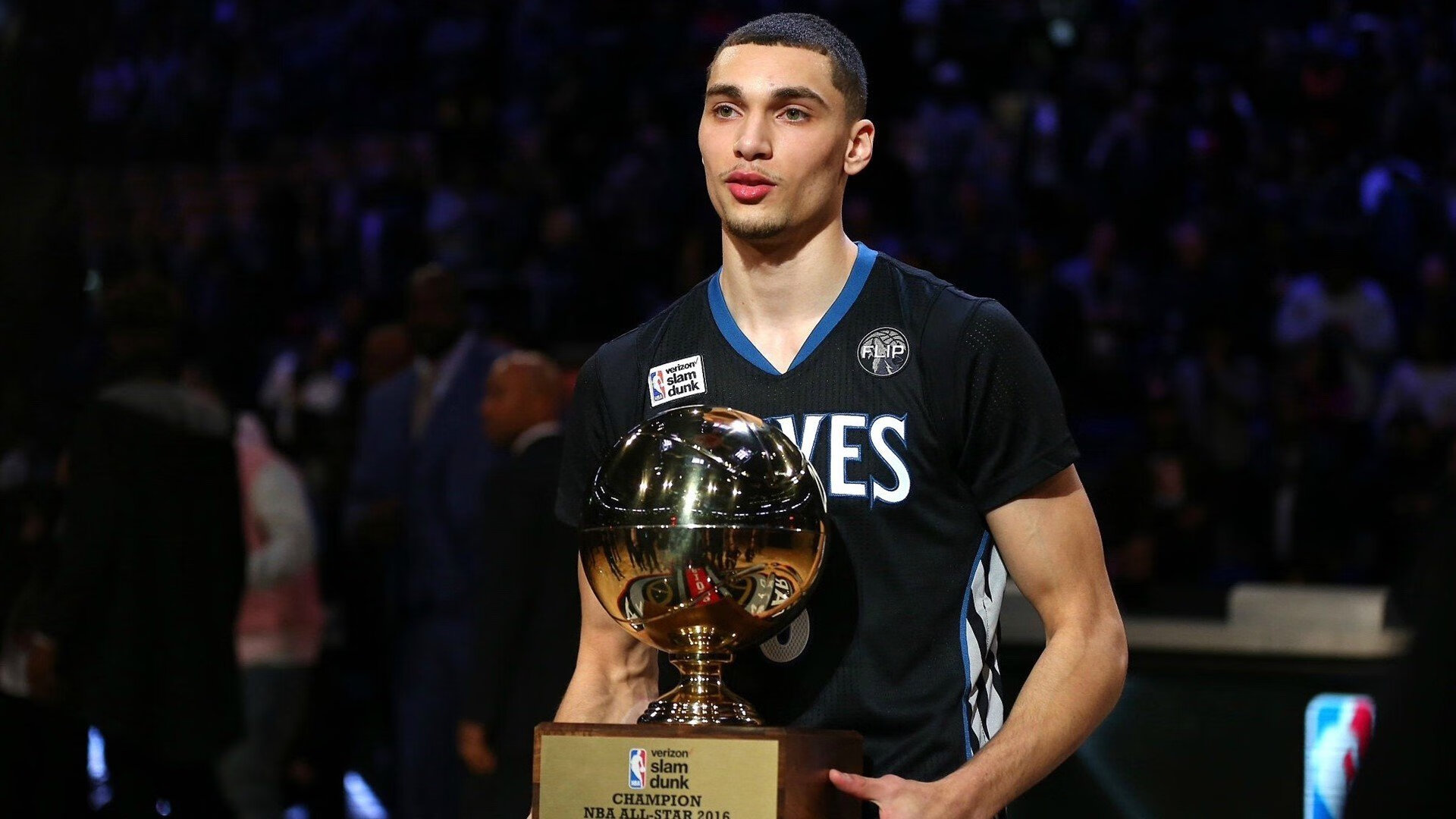 铁血防线难敌致命一击，范弗利特破数据迷局助凯尔特人险胜广厦