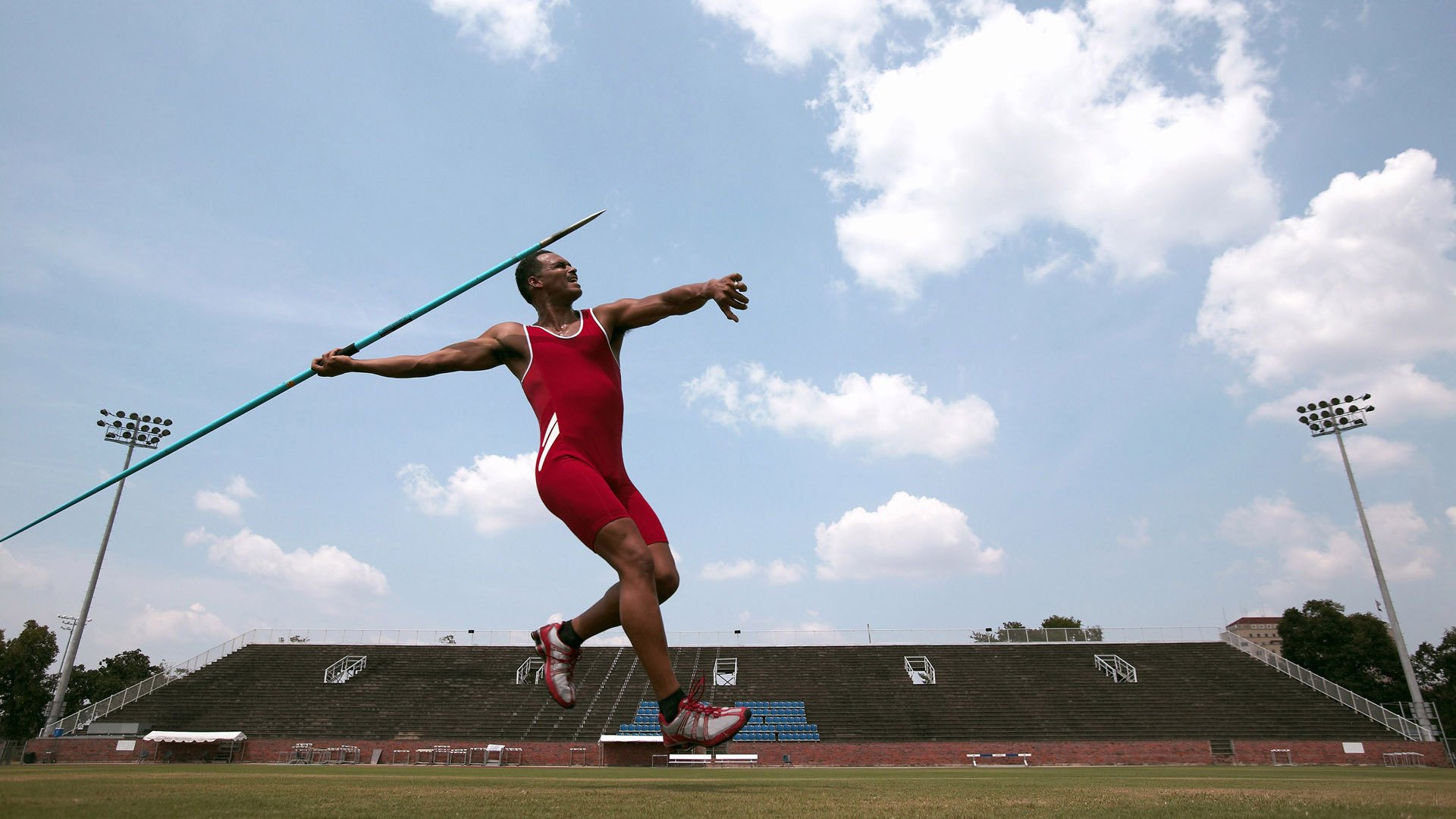 绿茵的证明，当个人崛起遇见王朝更迭—赖斯与巴萨的不同征服之路